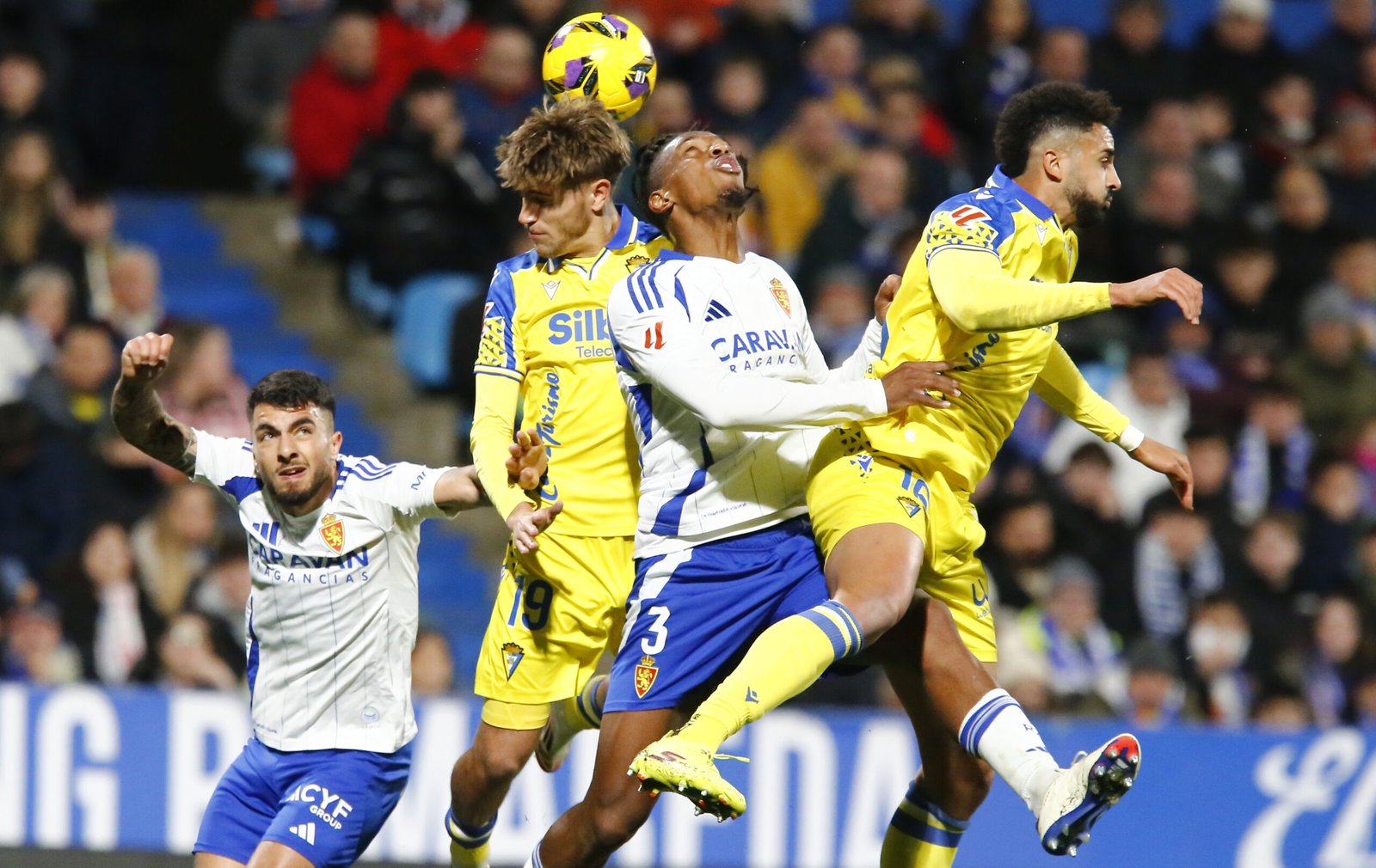 02/02/25 FÚTBOL SEGUNDA DIVISIÓN REAL ZARAGOZA - CADIZ CF jair